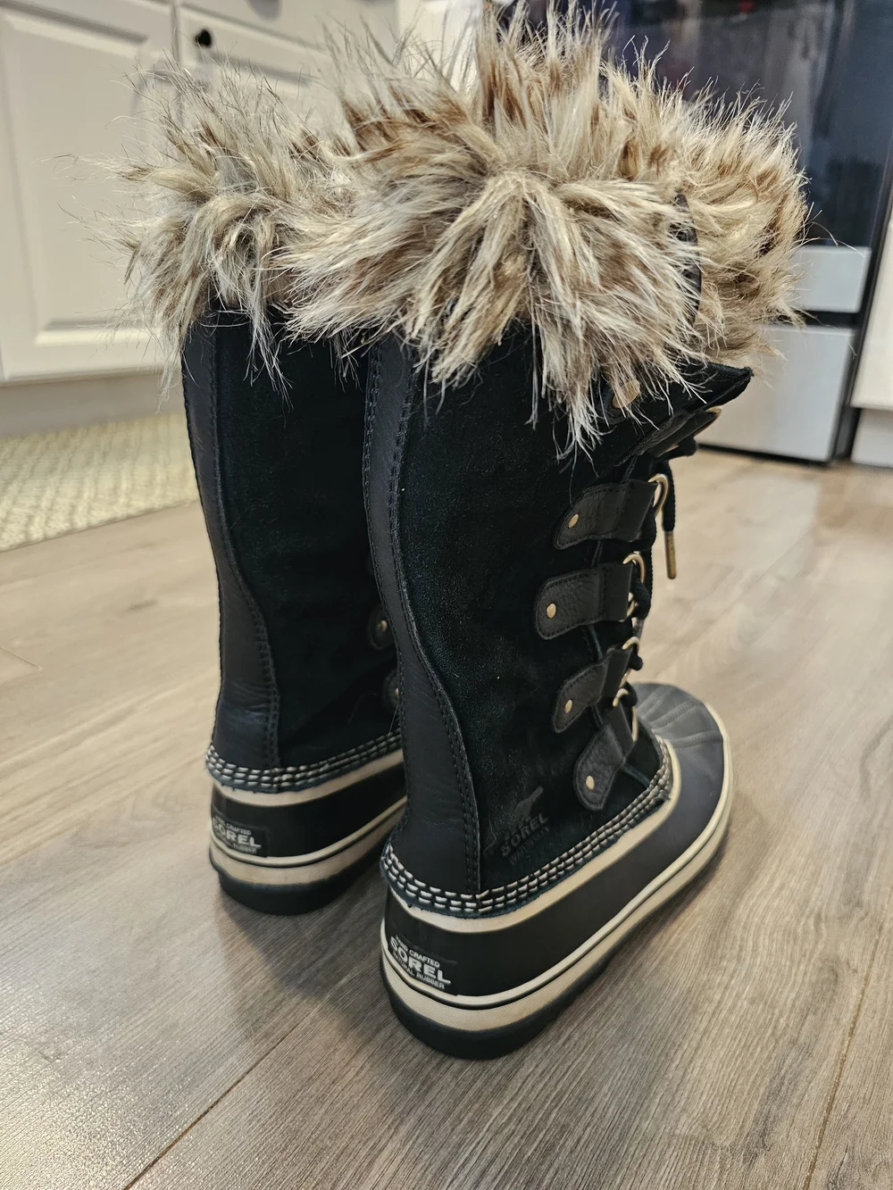 Sorel Black Boots with Faux-Fur Cuff